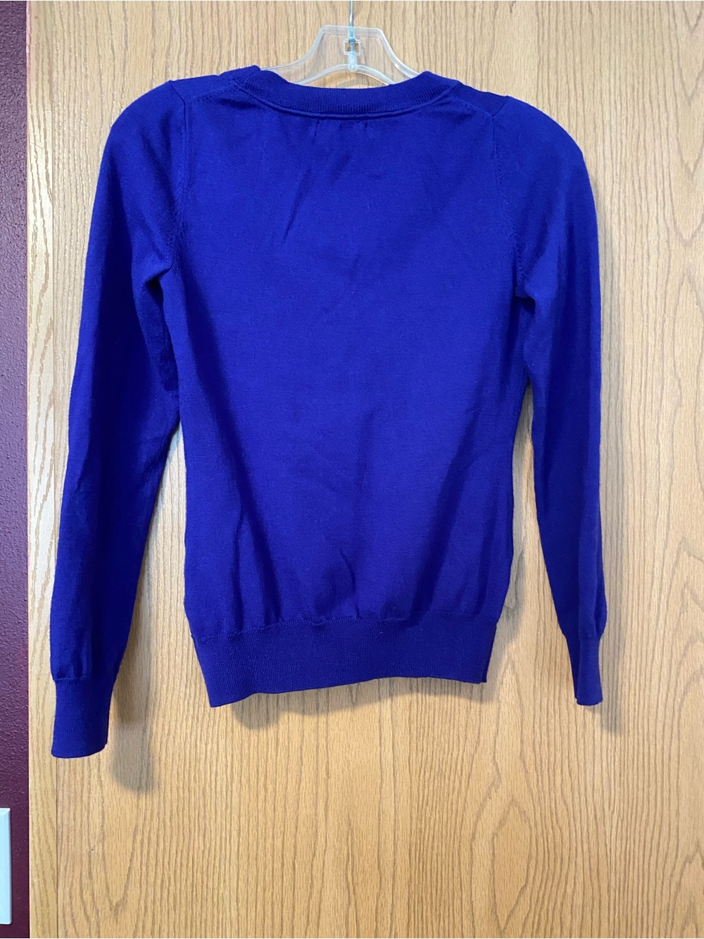 Banana Republic Women's V-Neck Sweater in Royal Blue - Picture 4 of 4